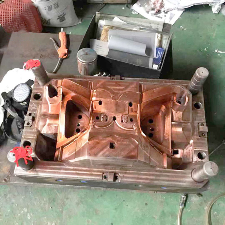 擋泥板模具及產(chǎn)品